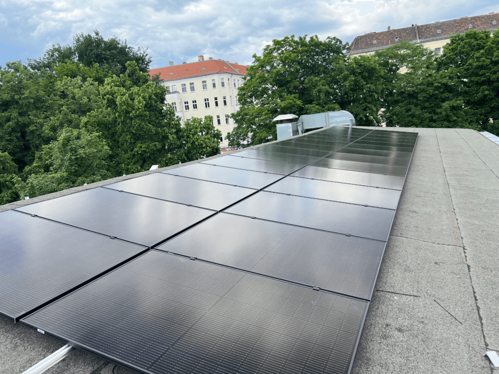 Solaranlage 25 kWp in Prenzlauer Berg — GFK Solar Referenzprojekt